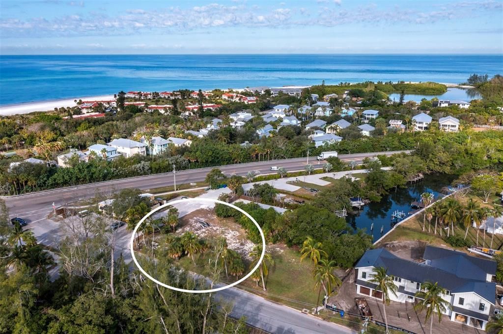 This location is amazing with one of the best beaches on Longboat Key just across the street!