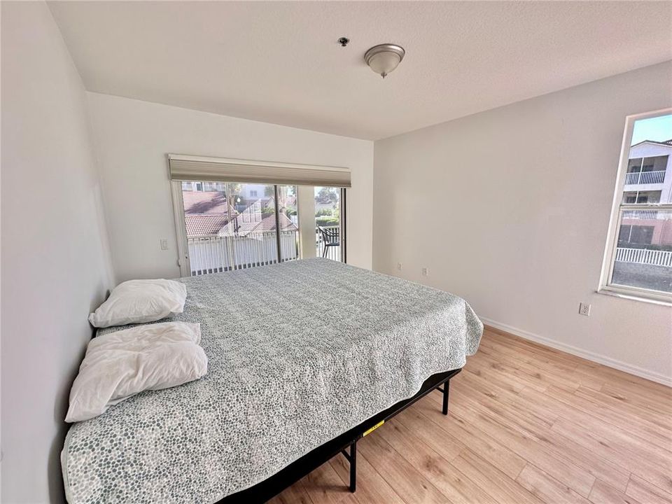 For Sale: $398,500 (2 beds, 2 baths, 1020 Square Feet)