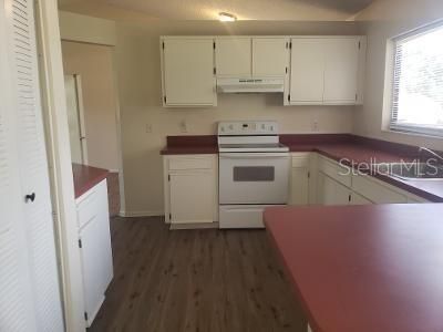 Recently Rented: $1,350 (3 beds, 2 baths, 1316 Square Feet)