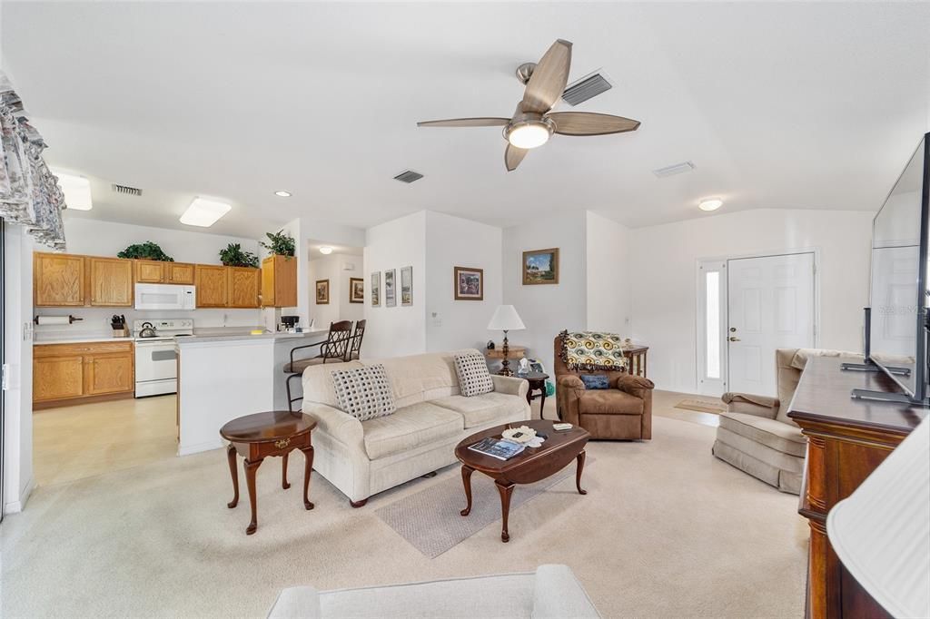 Recently Sold: $275,000 (2 beds, 2 baths, 1366 Square Feet)