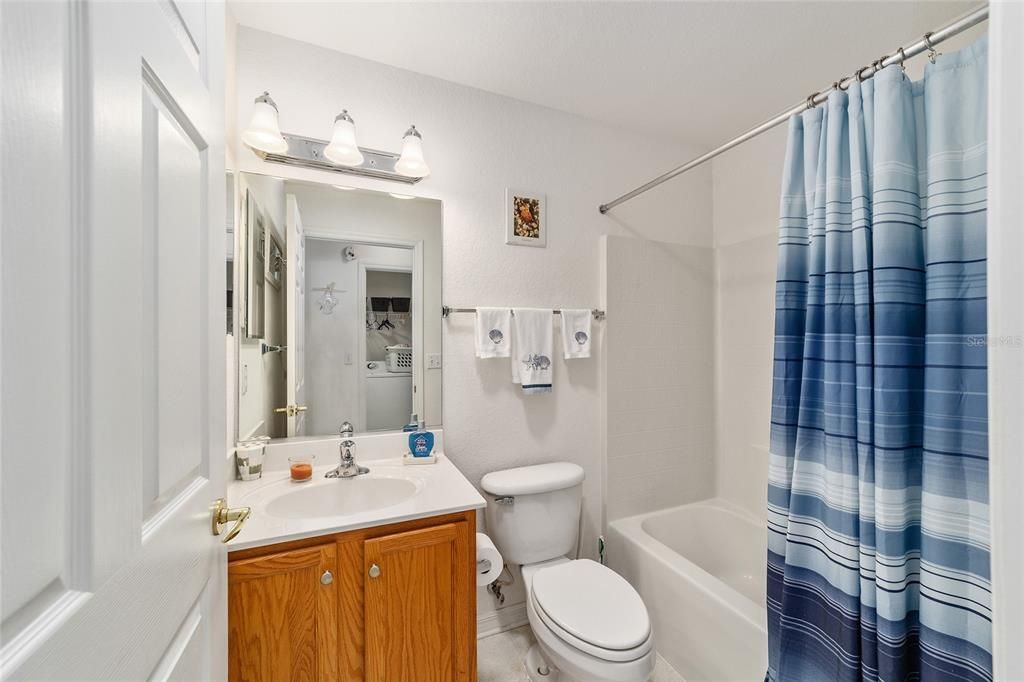 最近售出: $275,000 (2 贝兹, 2 浴室, 1366 平方英尺)