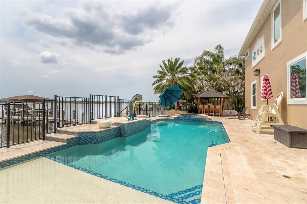 Recently Sold: $2,200,000 (5 beds, 4 baths, 3905 Square Feet)