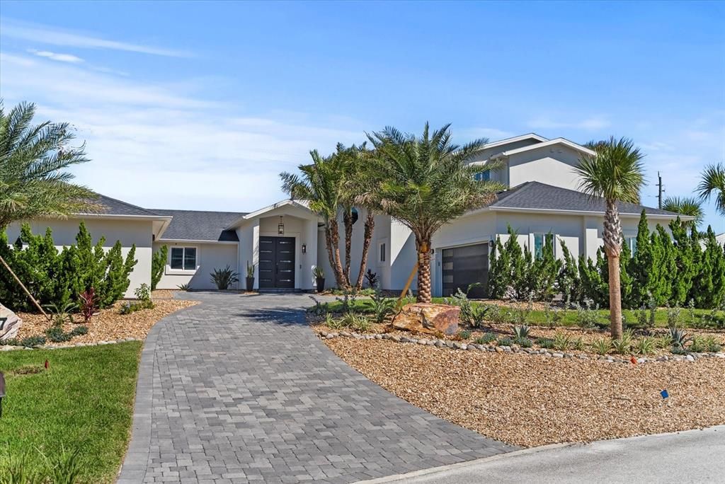 Recently Sold: $1,899,900 (4 beds, 5 baths, 3711 Square Feet)