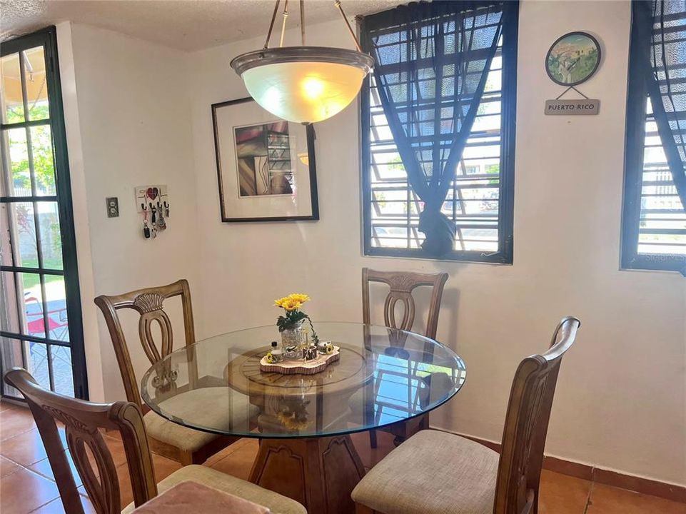 Vendido Recientemente: $167,000 (4 camas, 3 baños, 0 Pies cuadrados)