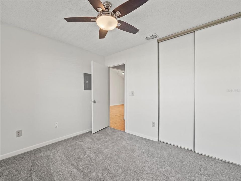 Active With Contract: $118,000 (2 beds, 1 baths, 835 Square Feet)