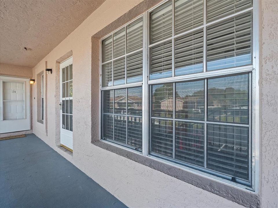 Active With Contract: $118,000 (2 beds, 1 baths, 835 Square Feet)