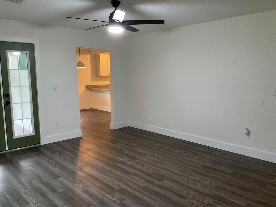 Recently Rented: $1,750 (3 beds, 1 baths, 1080 Square Feet)