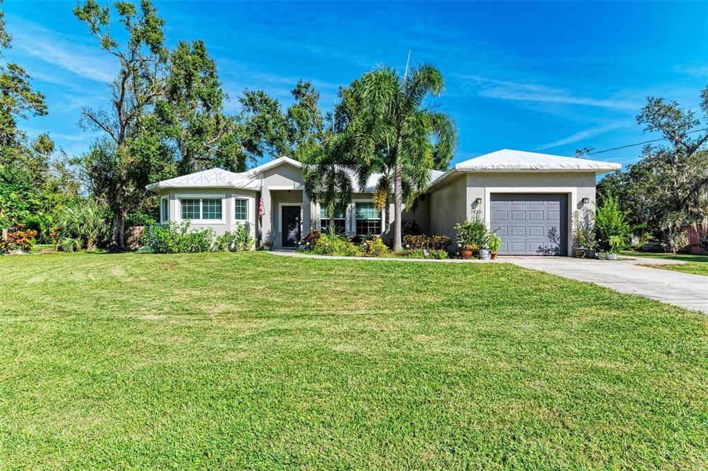 Recently Sold: $339,999 (3 beds, 2 baths, 1818 Square Feet)
