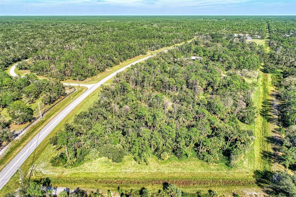 На продажу: $599,000 (4.58 acres)