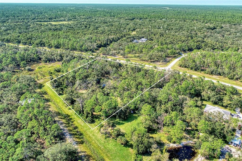 На продажу: $599,000 (4.58 acres)