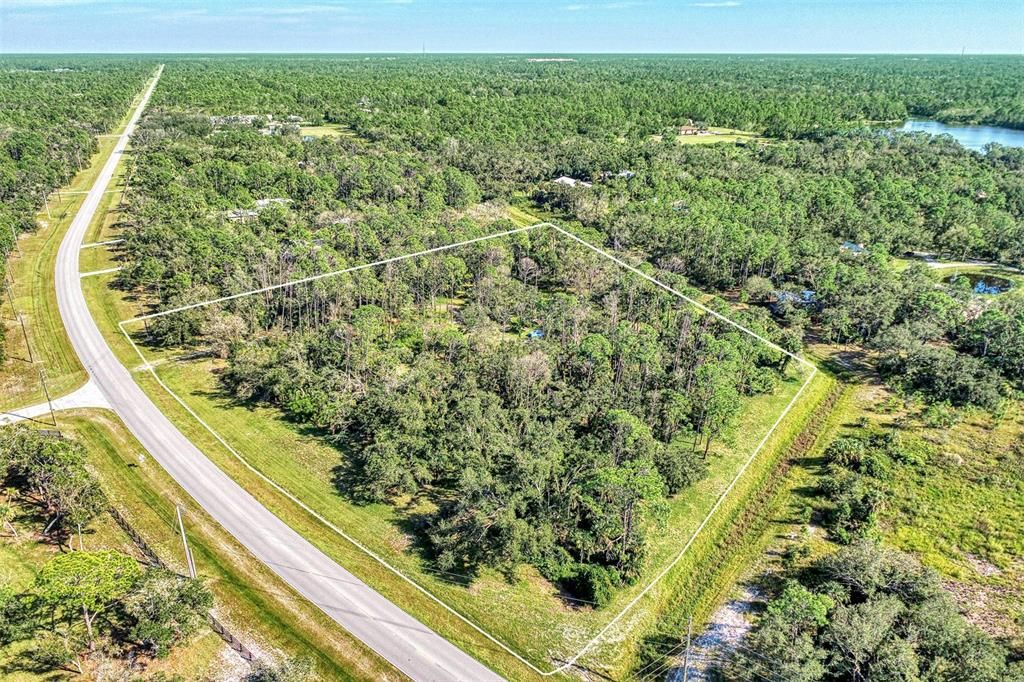 На продажу: $599,000 (4.58 acres)