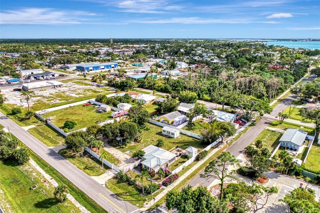 Active With Contract: $899,900 (2 beds, 2 baths, 1080 Square Feet)