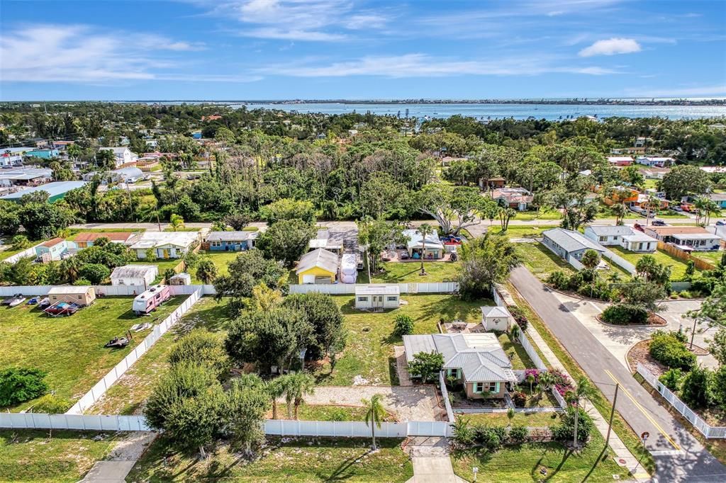 Active With Contract: $899,900 (2 beds, 2 baths, 1080 Square Feet)