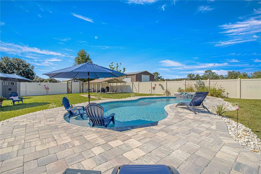 Recently Sold: $625,000 (4 beds, 2 baths, 1963 Square Feet)
