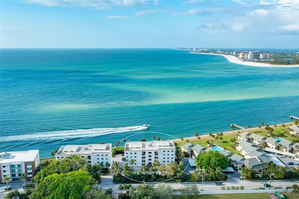 Recently Sold: $1,895,000 (3 beds, 3 baths, 2277 Square Feet)