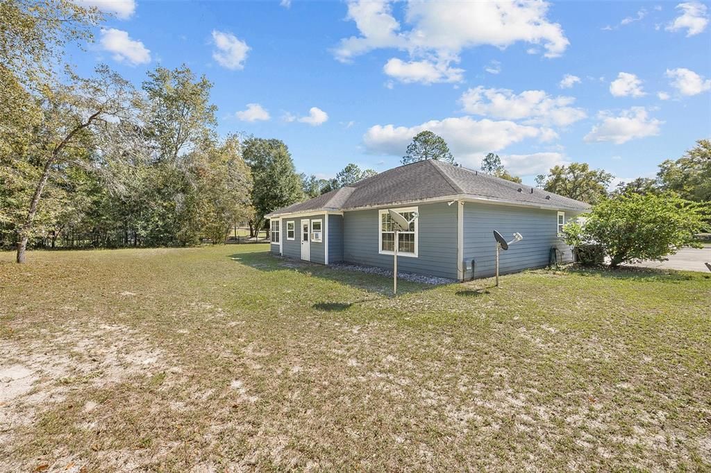 Recently Sold: $364,900 (3 beds, 2 baths, 1895 Square Feet)
