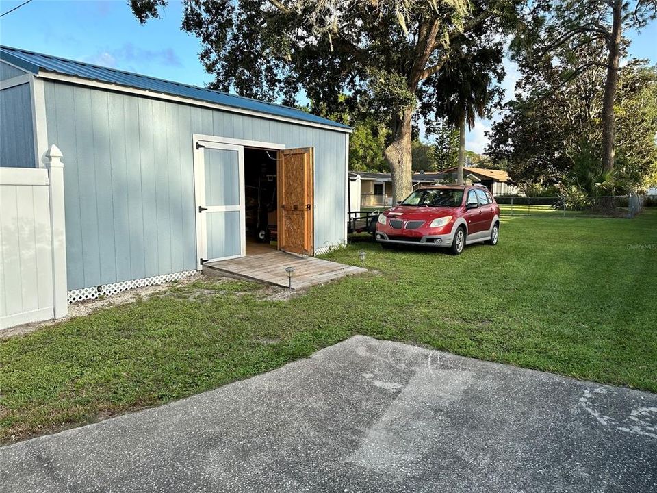 For Sale: $349,900 (3 beds, 2 baths, 1716 Square Feet)