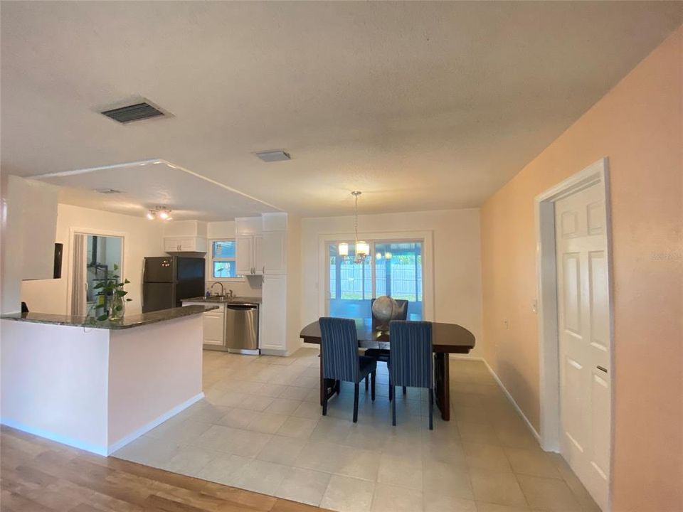 Active With Contract: $299,000 (4 beds, 2 baths, 1484 Square Feet)