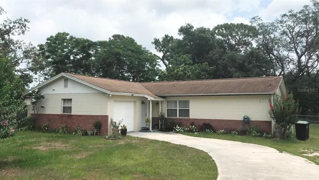 Recently Sold: $285,000 (3 beds, 2 baths, 1195 Square Feet)