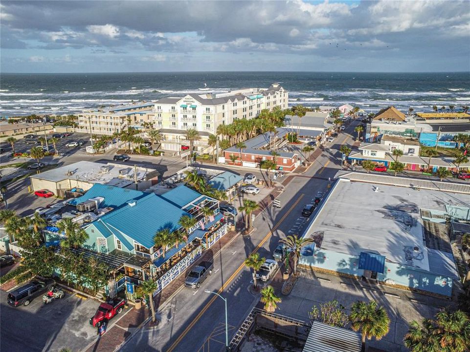 For Rent: $4,000 (2 beds, 2 baths, 1600 Square Feet)