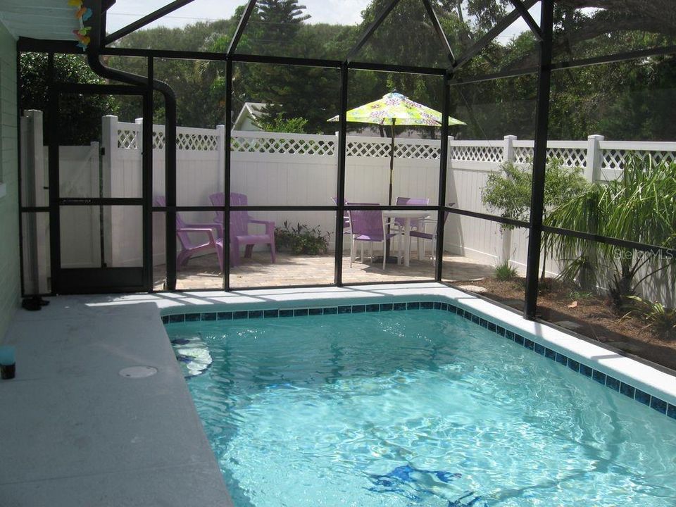 For Rent: $3,800 (2 beds, 1 baths, 1100 Square Feet)