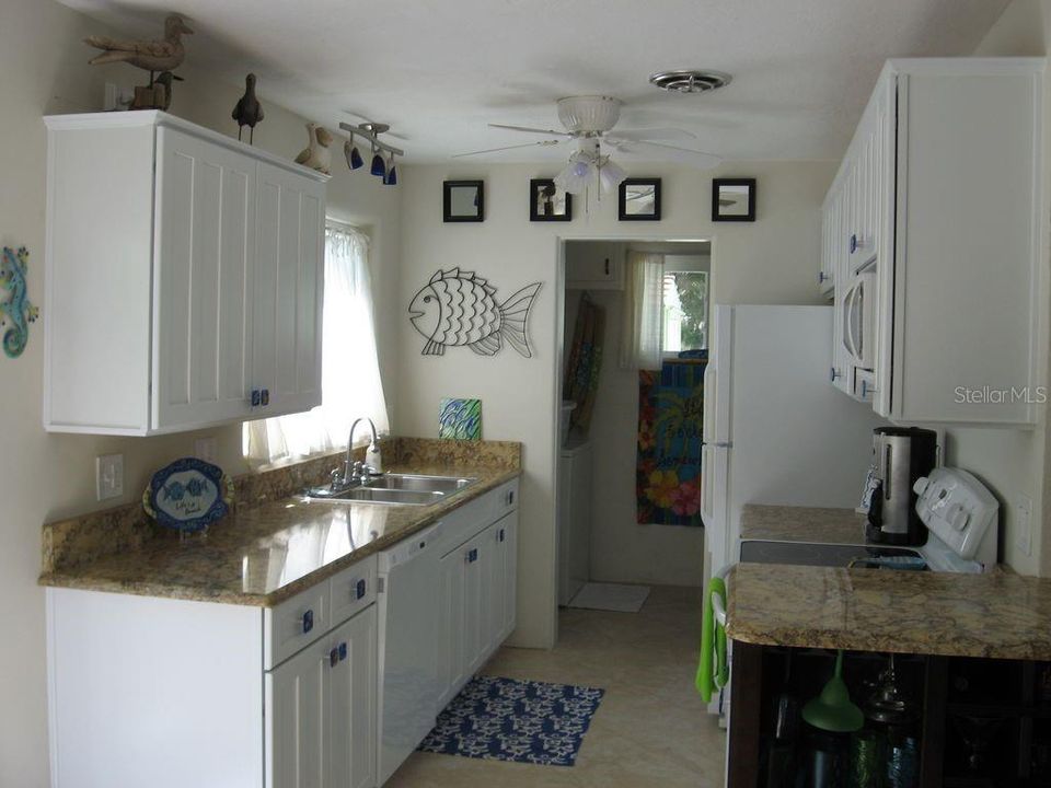 For Rent: $3,800 (2 beds, 1 baths, 1100 Square Feet)