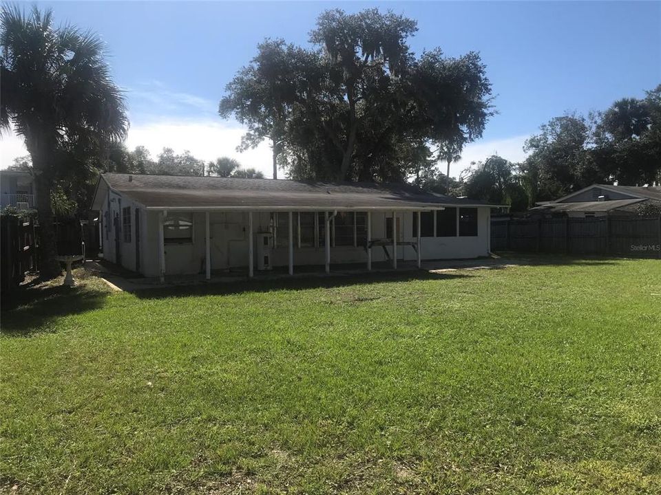 Recently Sold: $157,000 (3 beds, 2 baths, 1128 Square Feet)