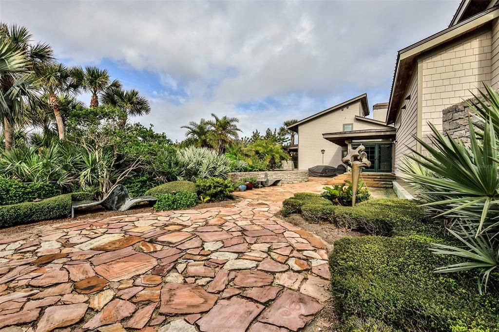 Recently Sold: $3,150,000 (5 beds, 4 baths, 5210 Square Feet)