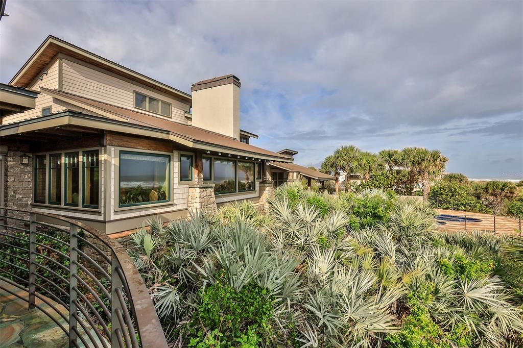 Recently Sold: $3,150,000 (5 beds, 4 baths, 5210 Square Feet)