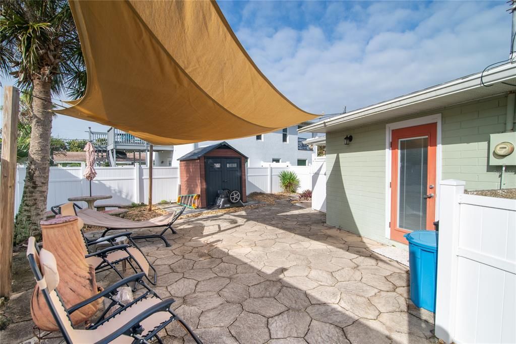 Recently Sold: $399,000 (2 beds, 1 baths, 725 Square Feet)