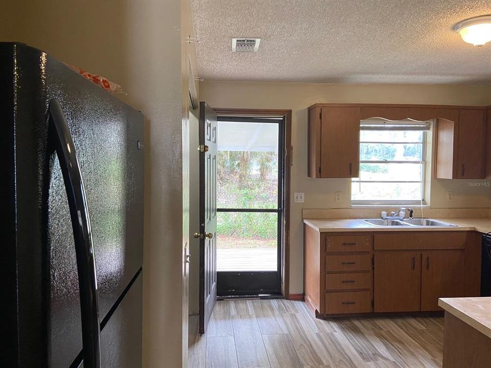 Recently Rented: $875 (2 beds, 2 baths, 990 Square Feet)