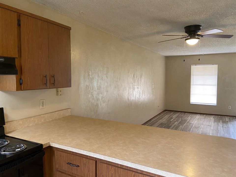 Recently Rented: $875 (2 beds, 2 baths, 990 Square Feet)