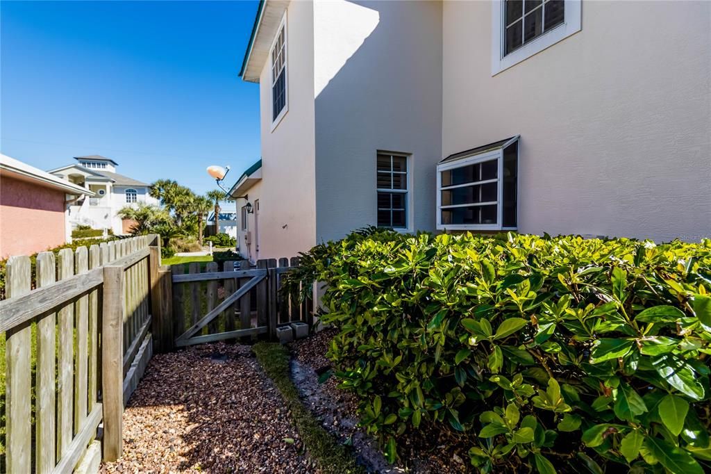 Recently Sold: $699,000 (4 beds, 2 baths, 3284 Square Feet)