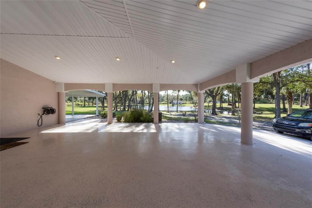 4-car carport, but also perfect for large parties or entertaining.