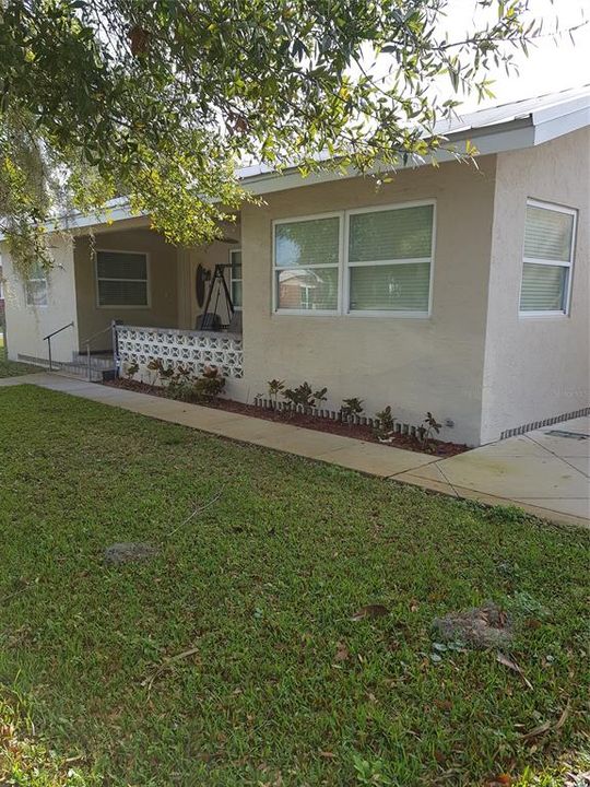 Recently Rented: $1,700 (4 beds, 2 baths, 1528 Square Feet)