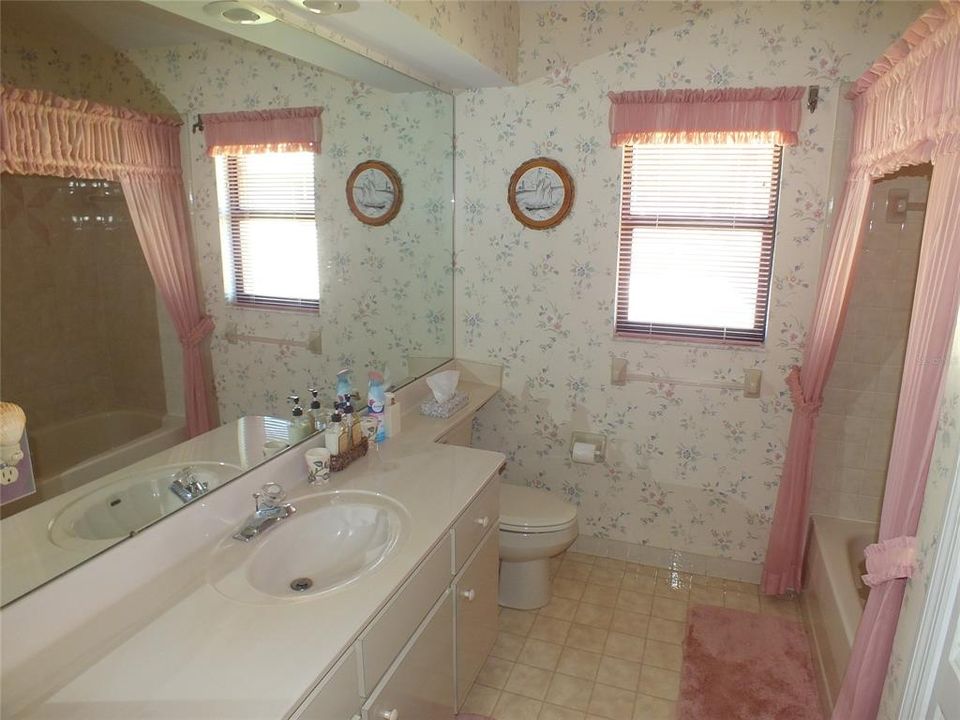 最近售出: $209,900 (2 贝兹, 2 浴室, 1789 平方英尺)