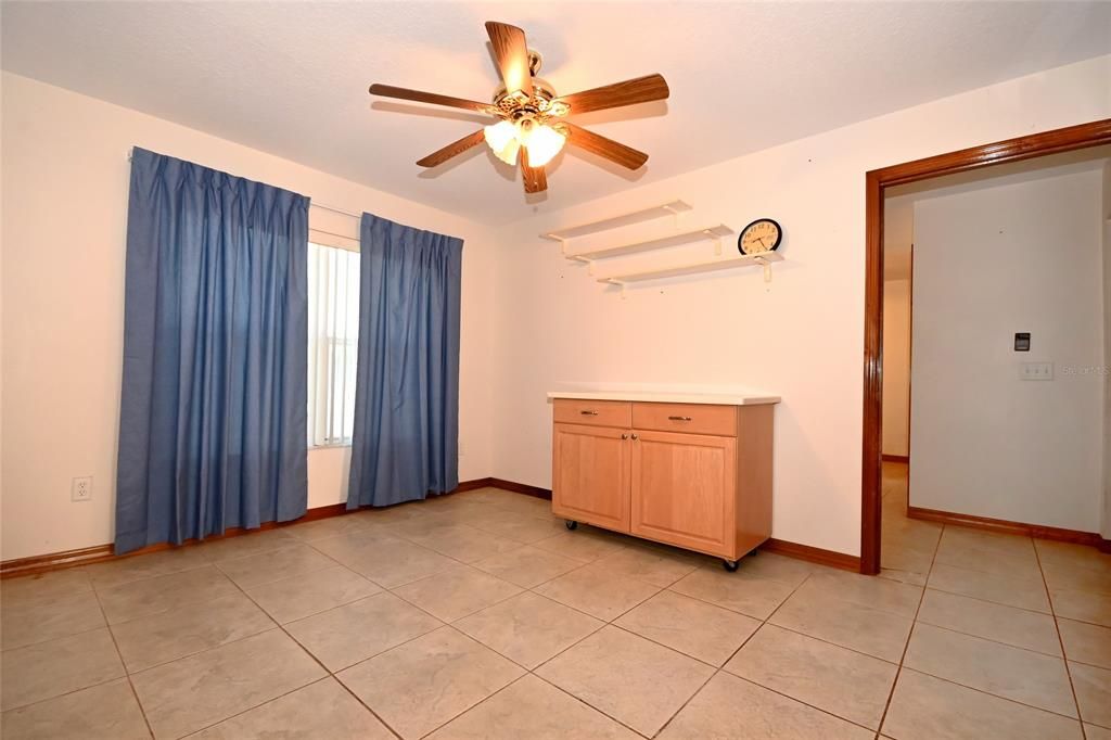 Vendido Recientemente: $379,900 (5 camas, 4 baños, 2857 Pies cuadrados)