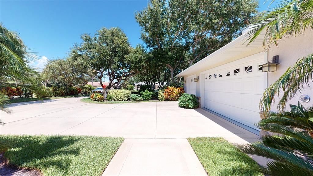 Recently Sold: $2,500,000 (3 beds, 3 baths, 3963 Square Feet)