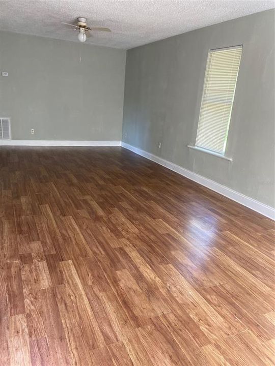 Recently Rented: $1,300 (2 beds, 2 baths, 1224 Square Feet)