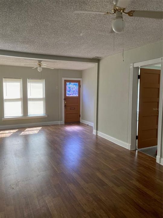 Recently Rented: $1,300 (2 beds, 2 baths, 1224 Square Feet)