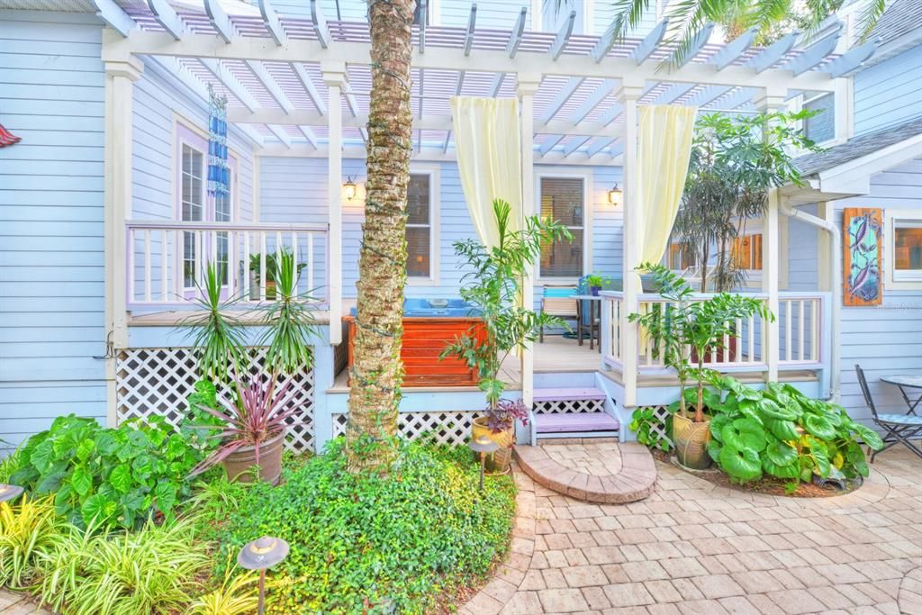 Recently Sold: $840,000 (4 beds, 4 baths, 2859 Square Feet)