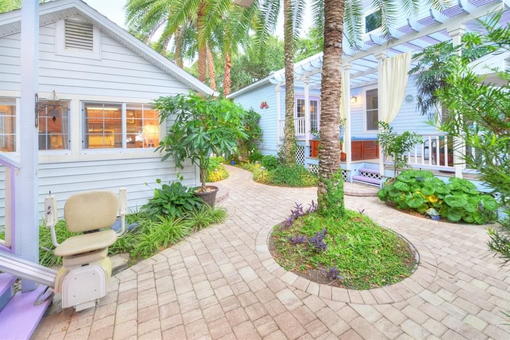 Recently Sold: $840,000 (4 beds, 4 baths, 2859 Square Feet)
