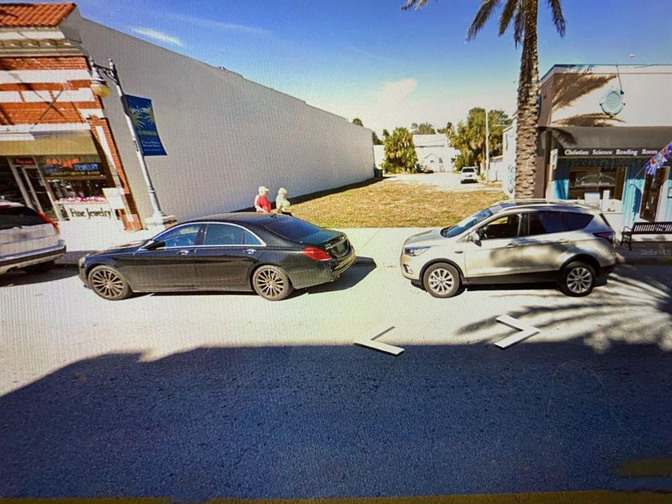 Recently Sold: $600,000 (0.17 acres)