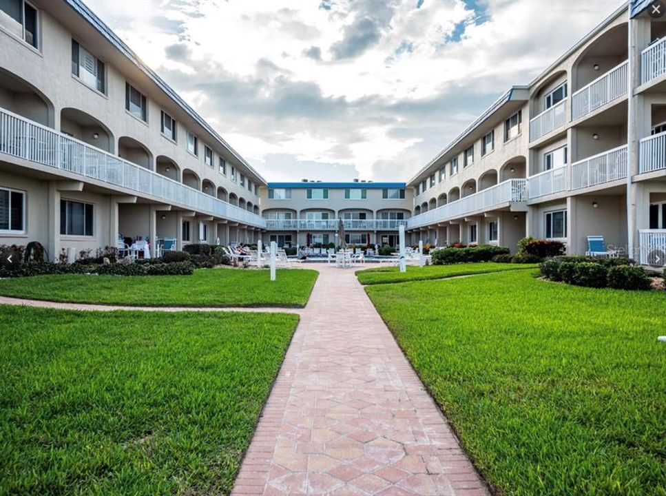 最近售出: $329,000 (2 贝兹, 2 浴室, 1010 平方英尺)