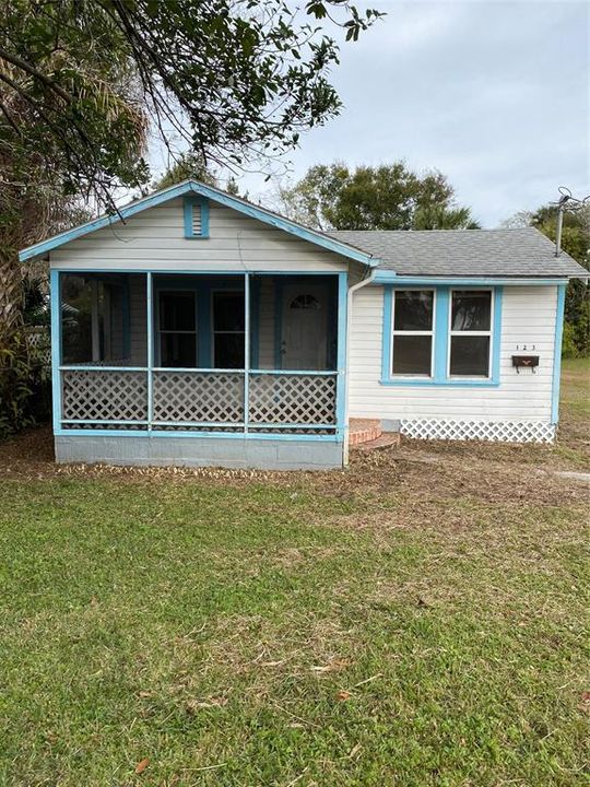 Front of House - Directly facing Park Ave