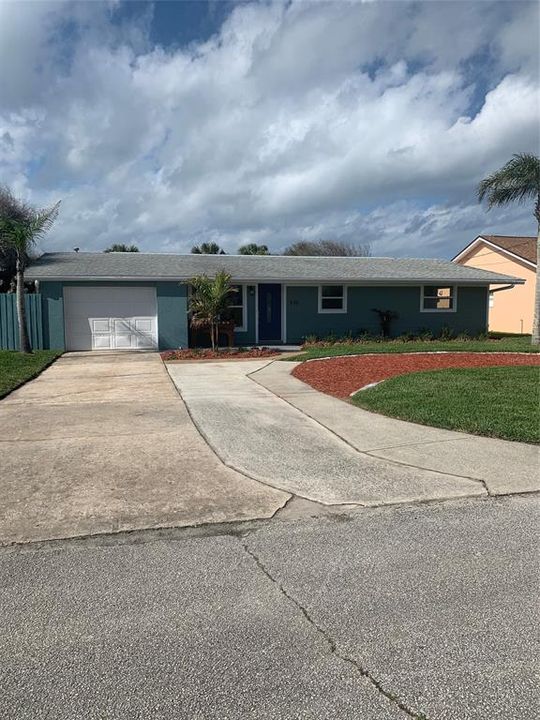 Recently Sold: $730,000 (4 beds, 2 baths, 1658 Square Feet)