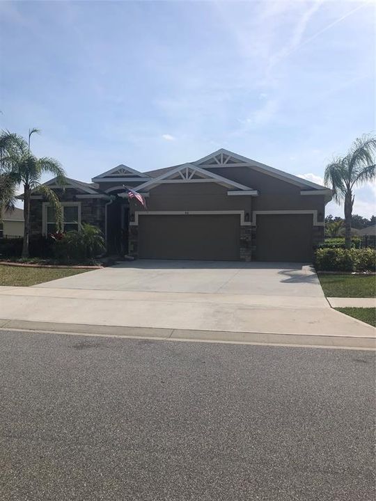 Recently Sold: $435,000 (4 beds, 3 baths, 2345 Square Feet)