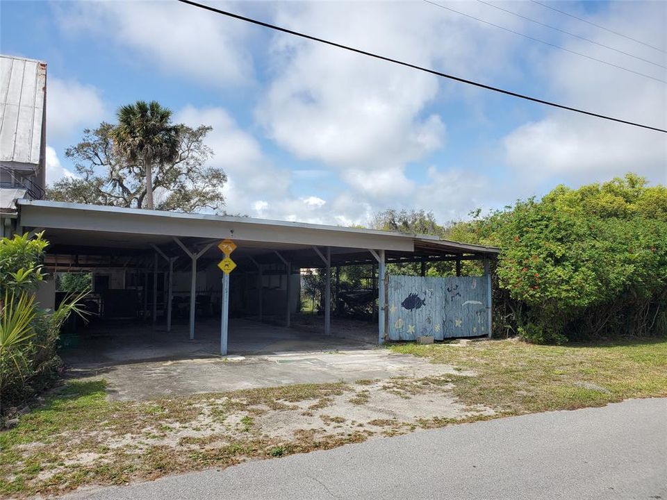 Recently Sold: $119,000 (2 beds, 2 baths, 1984 Square Feet)