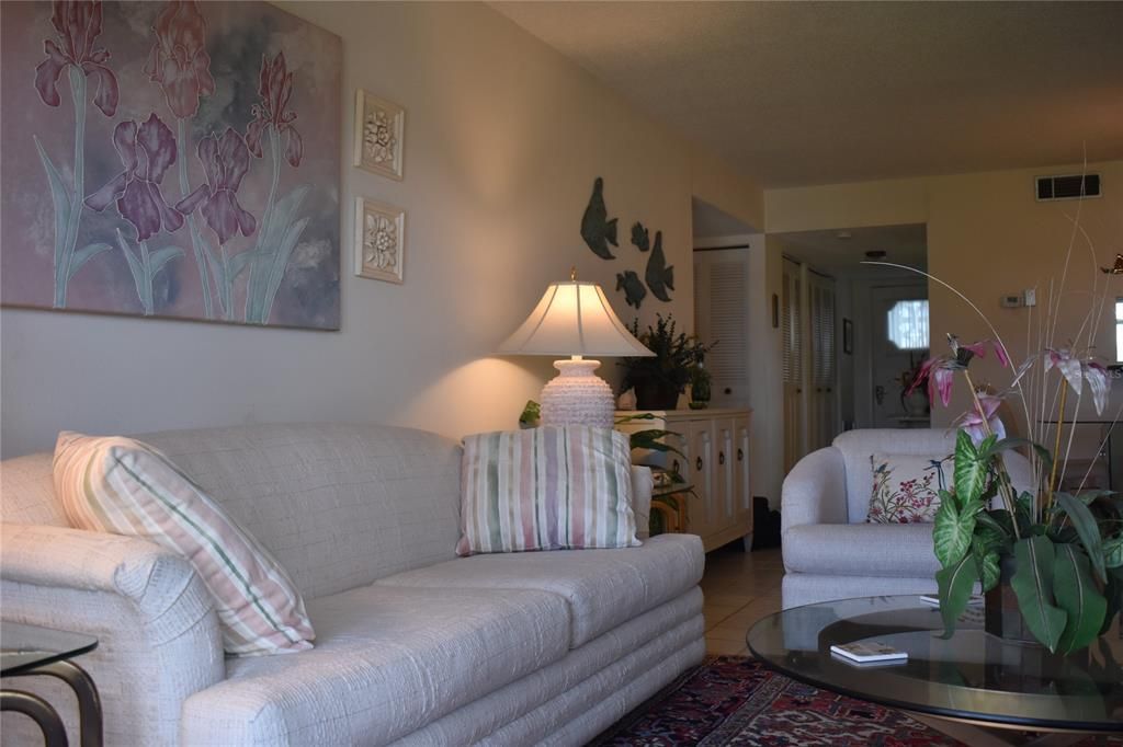 For Rent: $3,200 (2 beds, 2 baths, 1141 Square Feet)