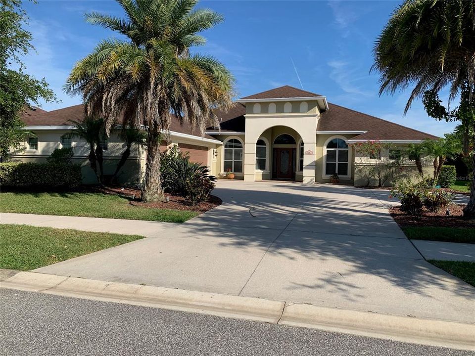 Recently Sold: $590,000 (3 beds, 2 baths, 2424 Square Feet)